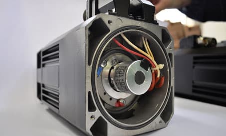Servomotor Feedback Solution by Hengstler